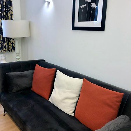 Luxury Apartment In The Heart Of Бат Экстерьер фото