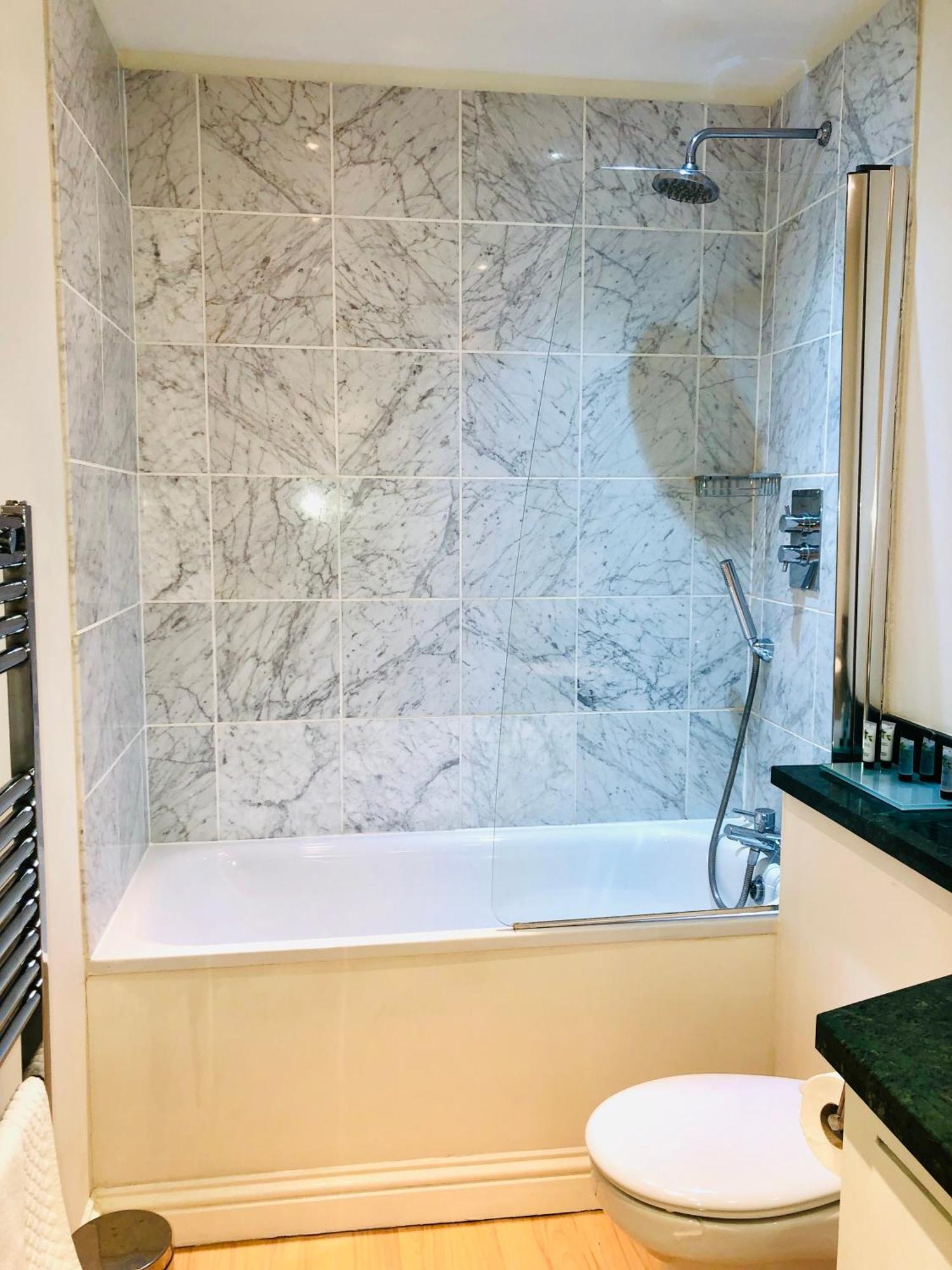 Luxury Apartment In The Heart Of Бат Экстерьер фото